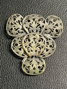 Vintage Filigree Dress/Scarf Clip in Aged Silver.